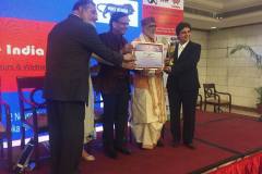 DR-Agrawal-Receiving-Make-in-India-award